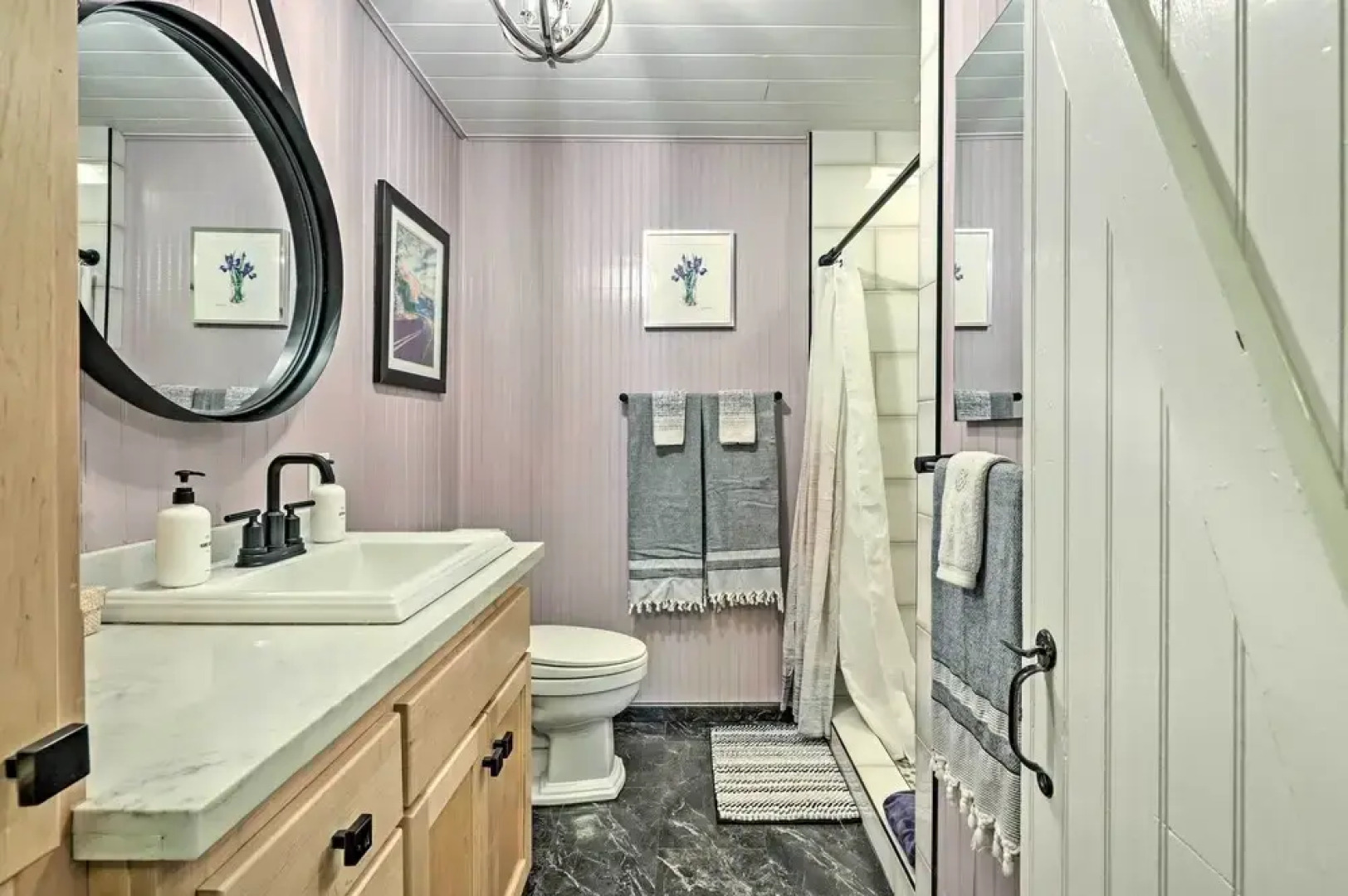 Redwoods Cabin w/ Hot Tub: Walk to Russian River!