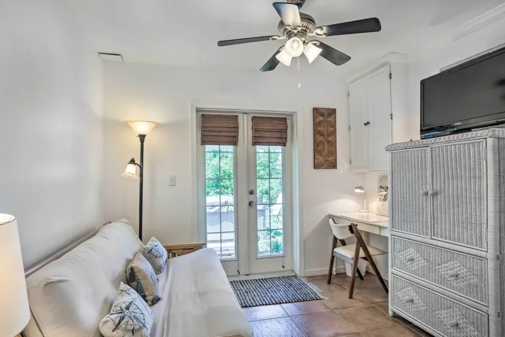 Vibrant Stuart Getaway w/ Private Hot Tub!