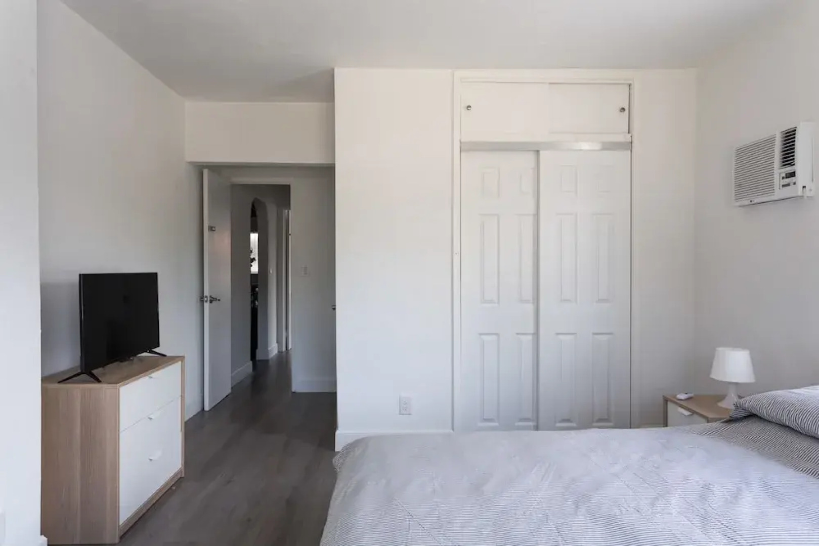 Cozy and Modern 2B-2B Home