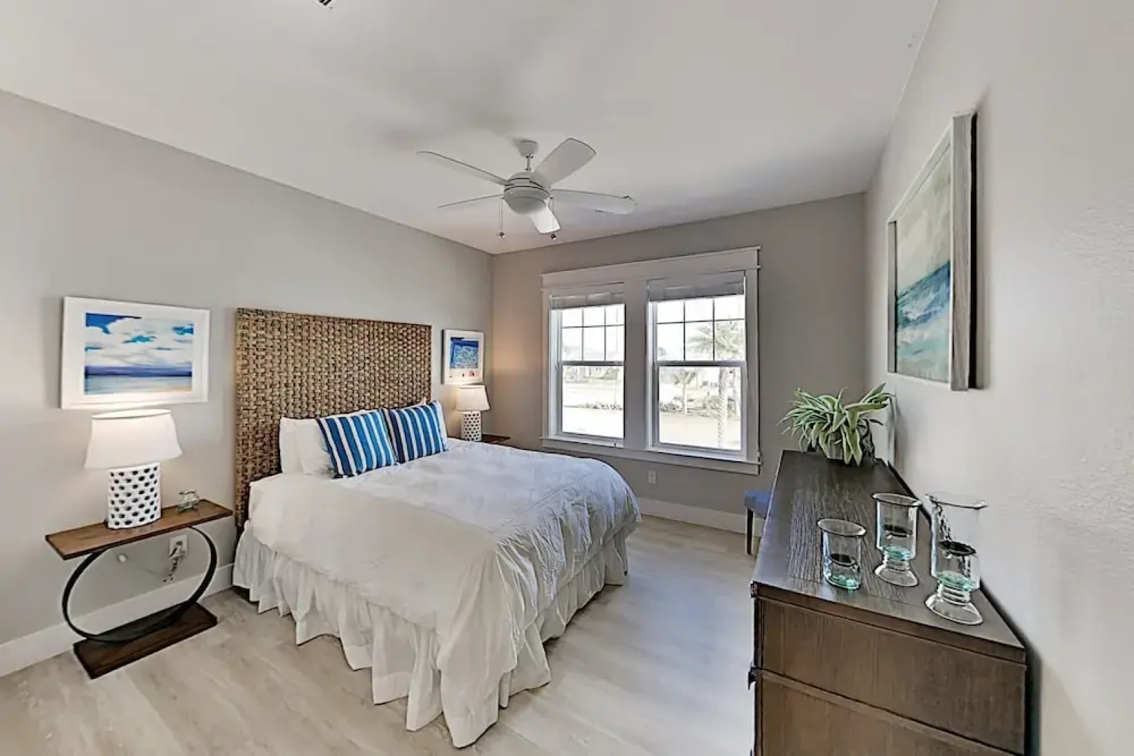 Modern Nautical Bayside W/ Infinity Pool 3 Bedroom Condo