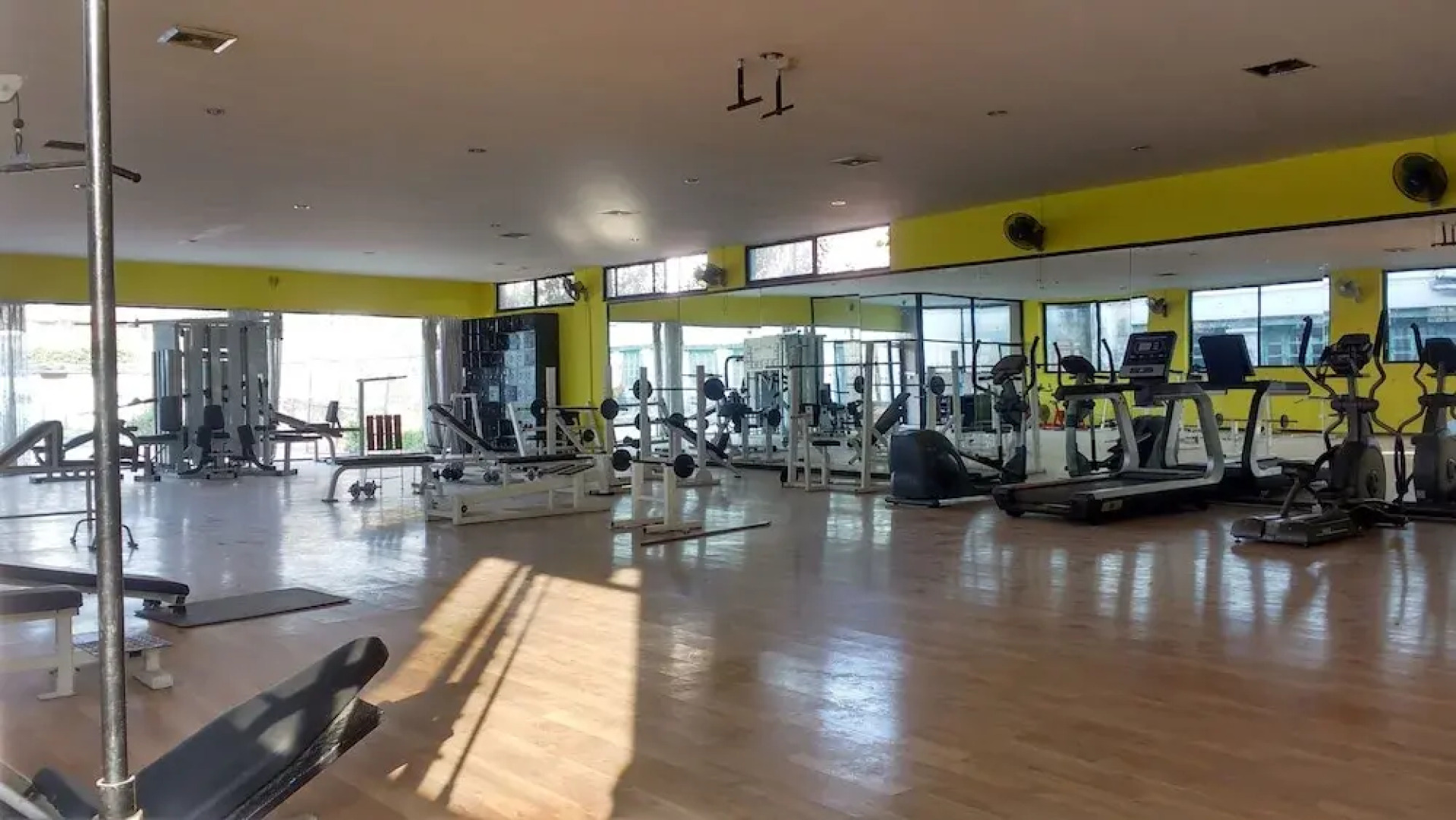 Yellow Durbar Apartment and Lounge