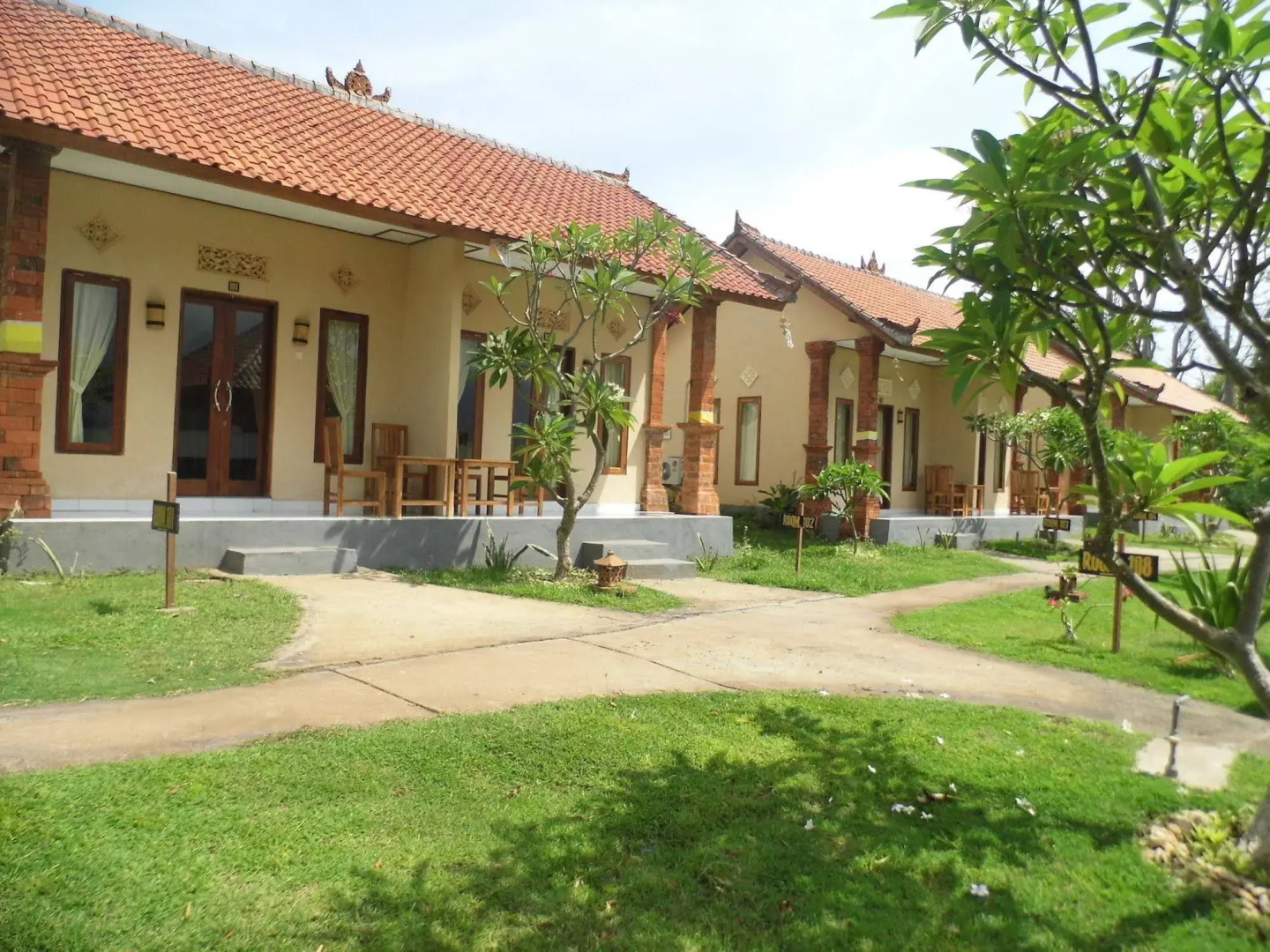 White Sandy Beach Menjangan