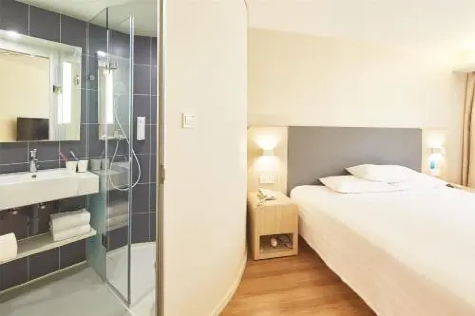 Hanting Express Qionghai Pedestrian Street Branch