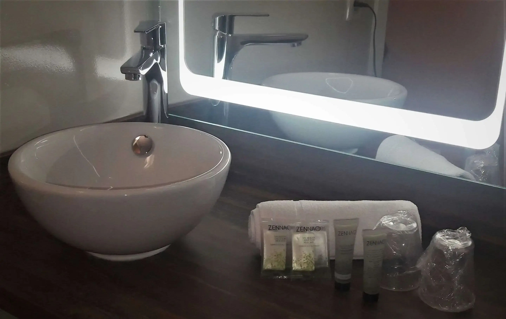 Brit Hotel Confort Pau Lons