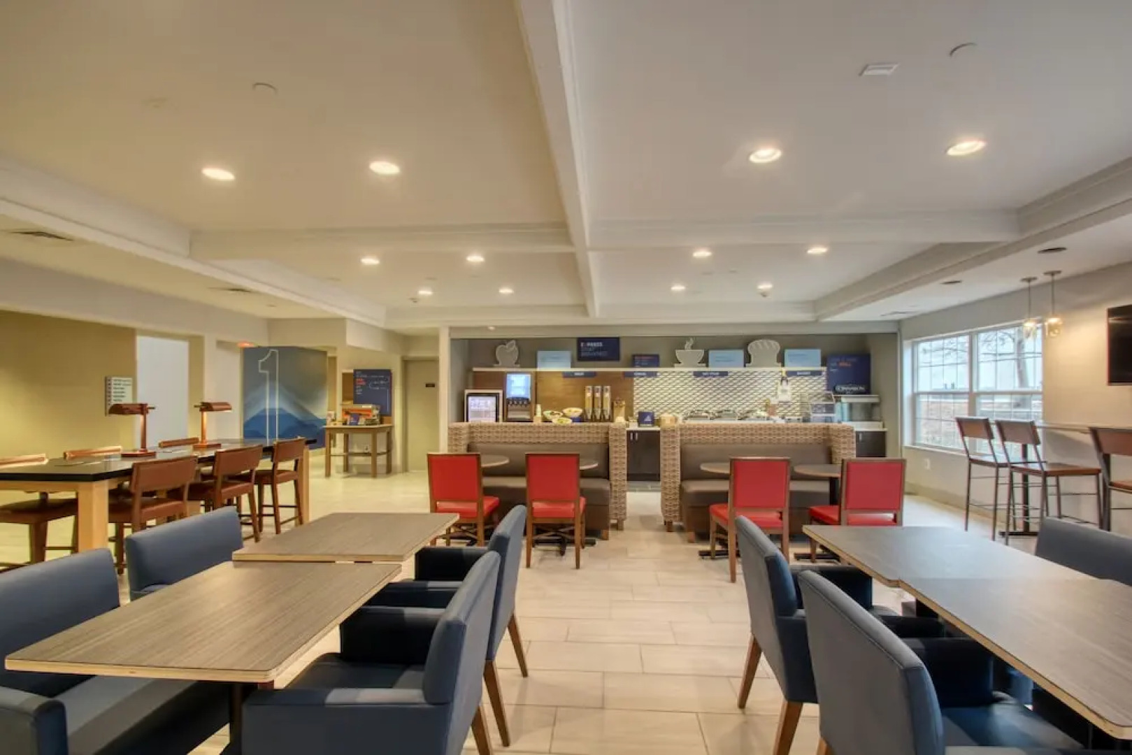 Holiday Inn Express Hotel & Suites Oshkosh Stateroute 41