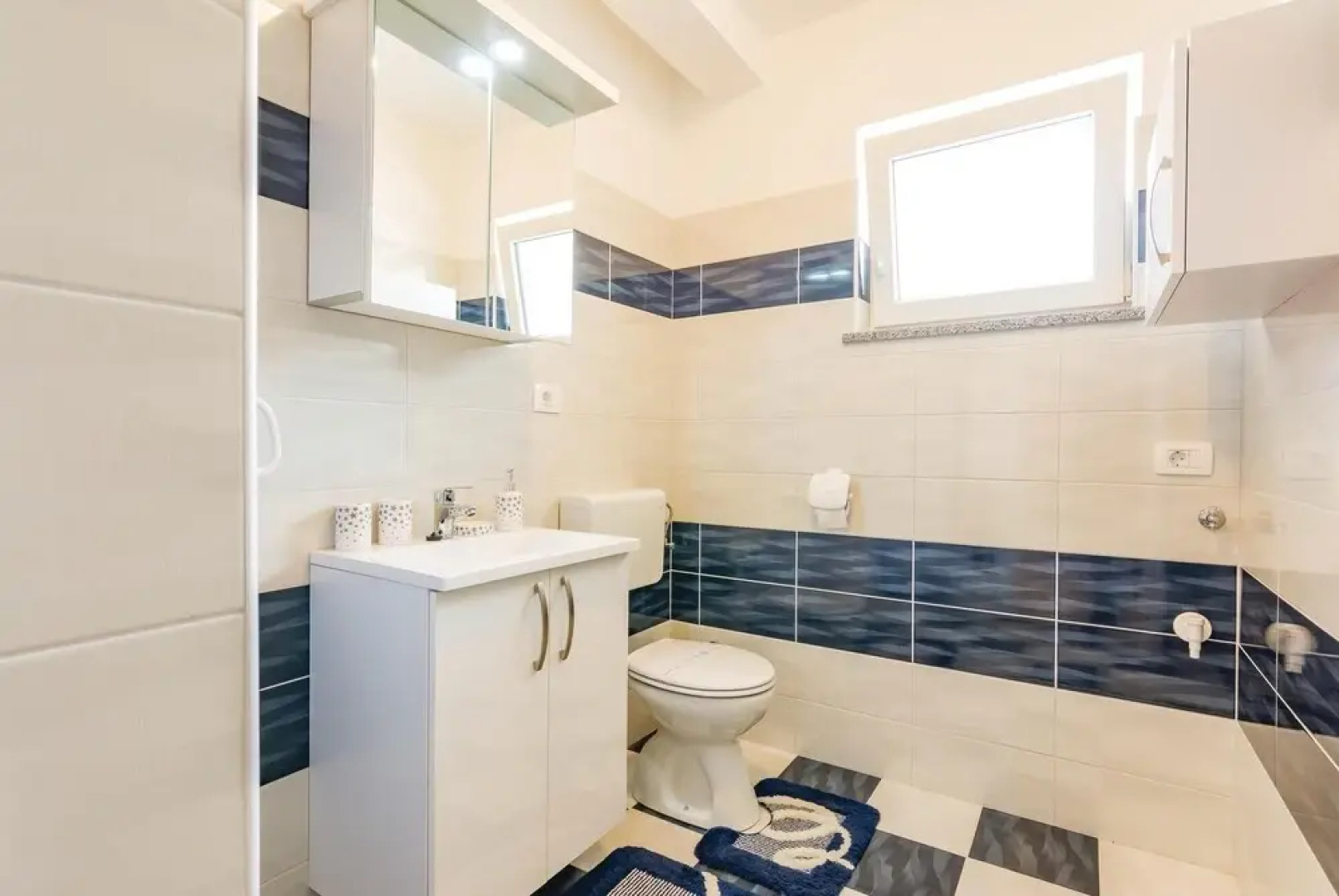 Nice Home in Rovinjsko Selo With Wifi and 4 Bedrooms