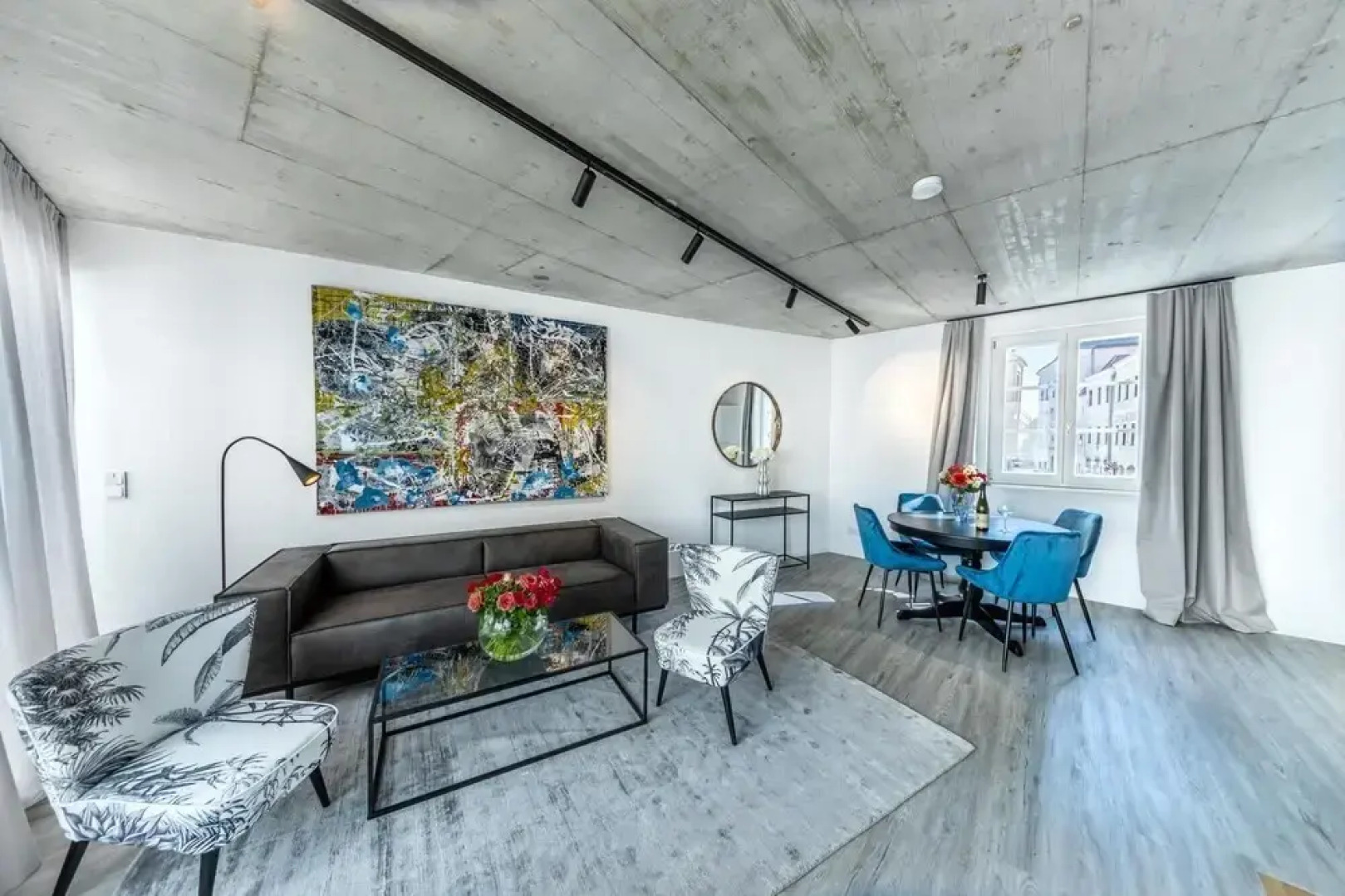 Townhouse Art Collection With Terrace Private Parking King Bed and Air Conditioning