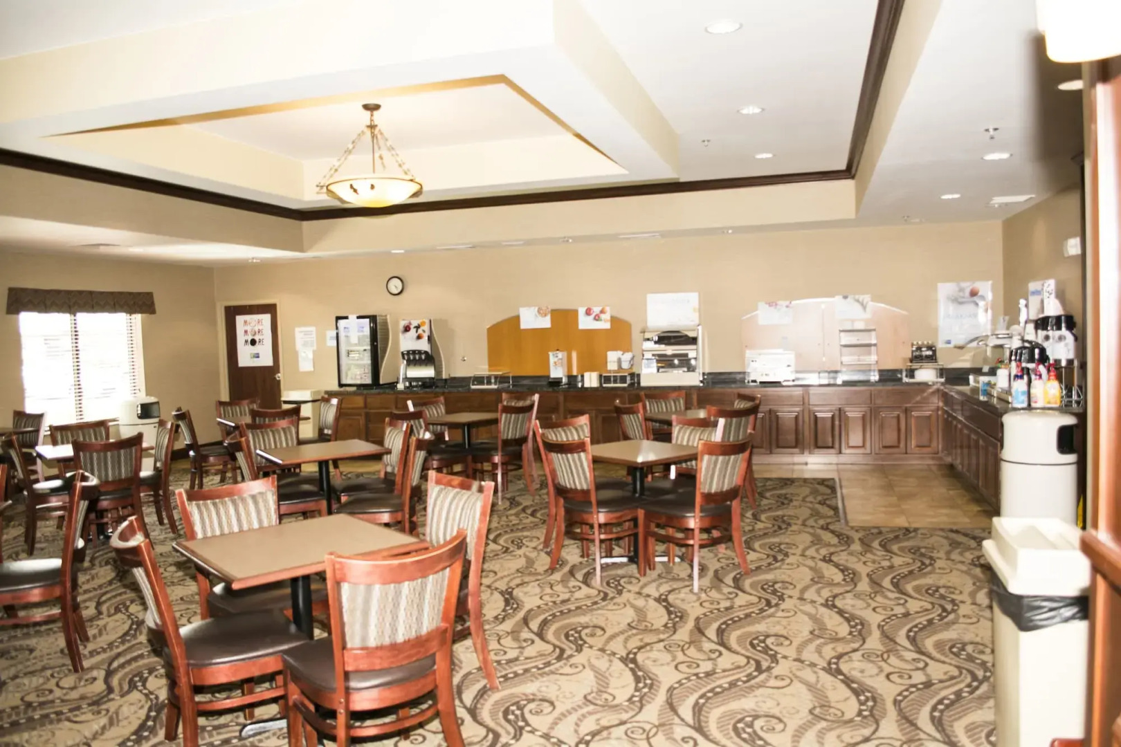 Holiday Inn Express and Suites Mason City by IHG