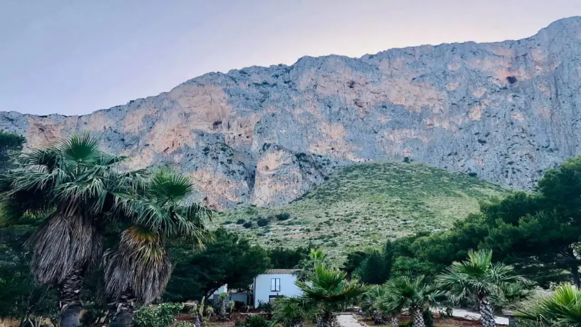 Araja Villa & Suite By Geocharme