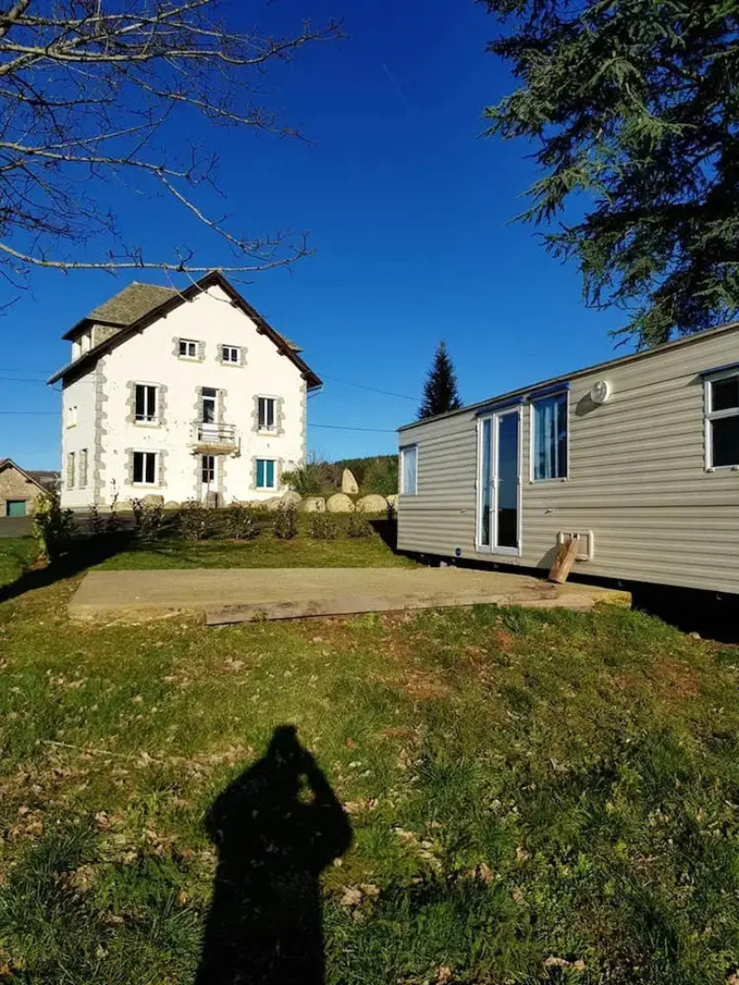 House With 7 Bedrooms in Montsalvy, With Enclosed Garden and Wifi - 55 km From the Slopes