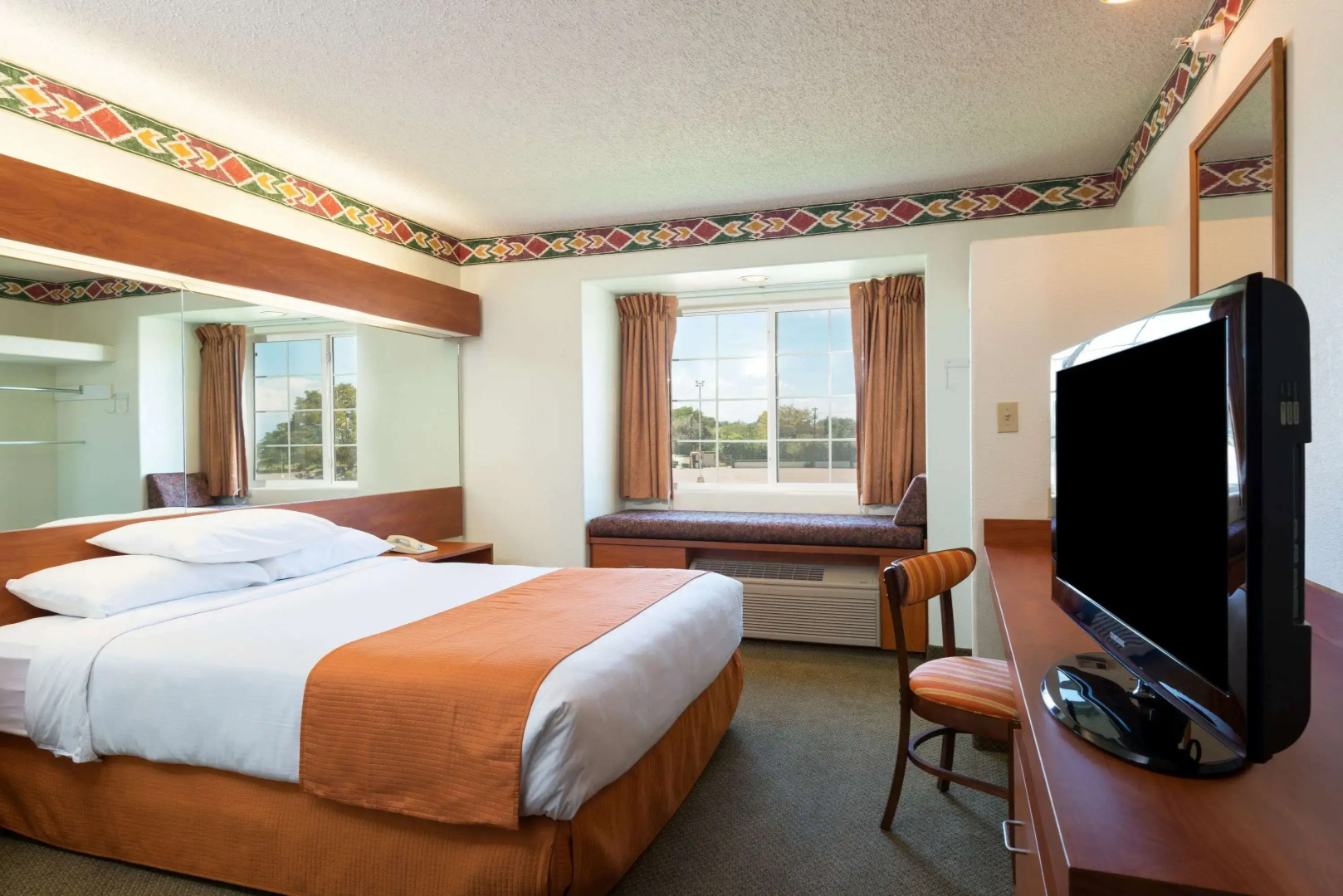 Microtel Inn & Suites by Wyndham Pueblo