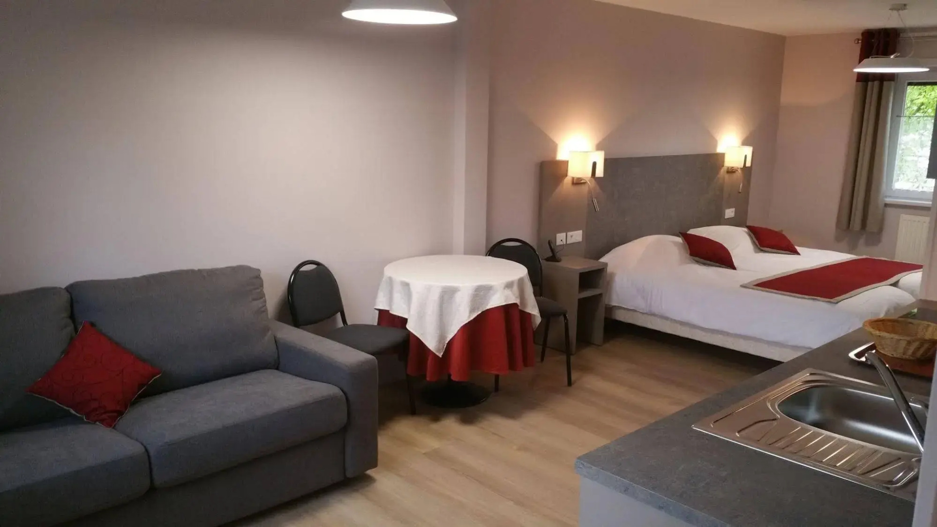 Logis _ Hotel Restaurant La Sapiniere