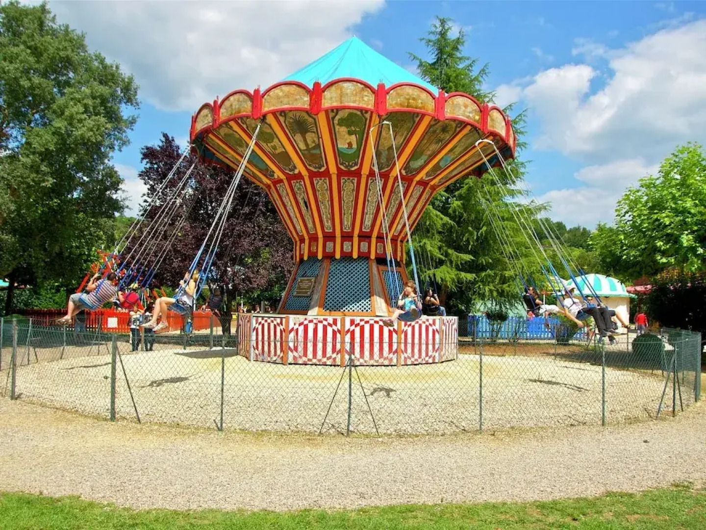 Charming Cottage with Pool in Vezac South of France