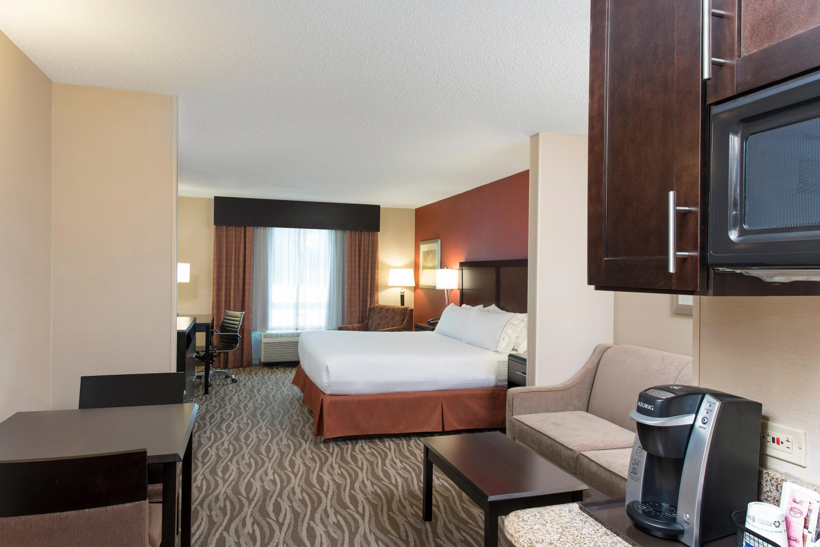 Holiday Inn Express Hotel & Suites Grand Rapids-North by IHG