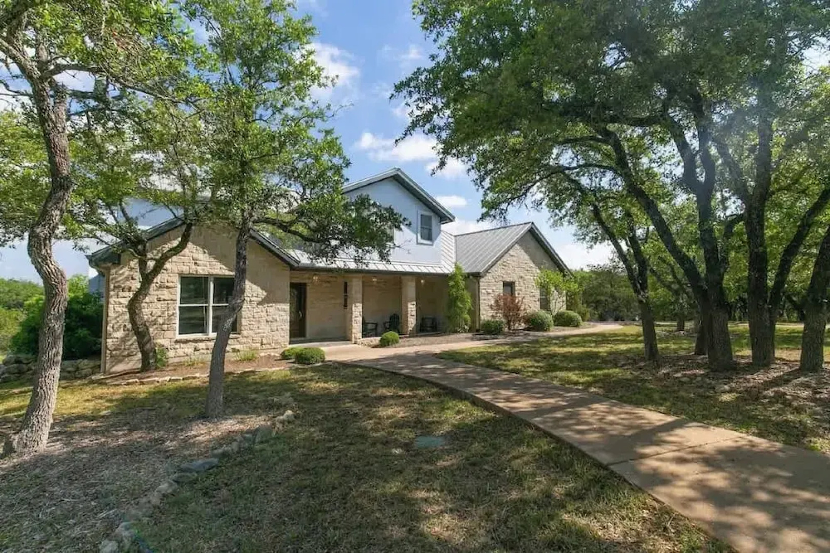 Spicewood Lodge W/pool, Hottub
