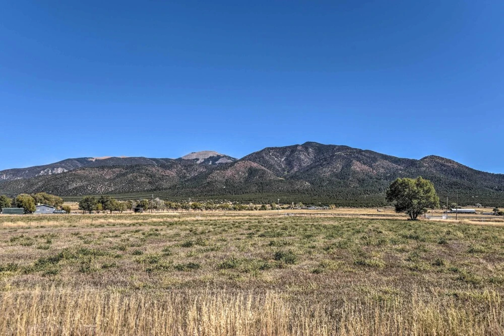 Questa Home w/ Views - 13 Mi to Red River Skiing!