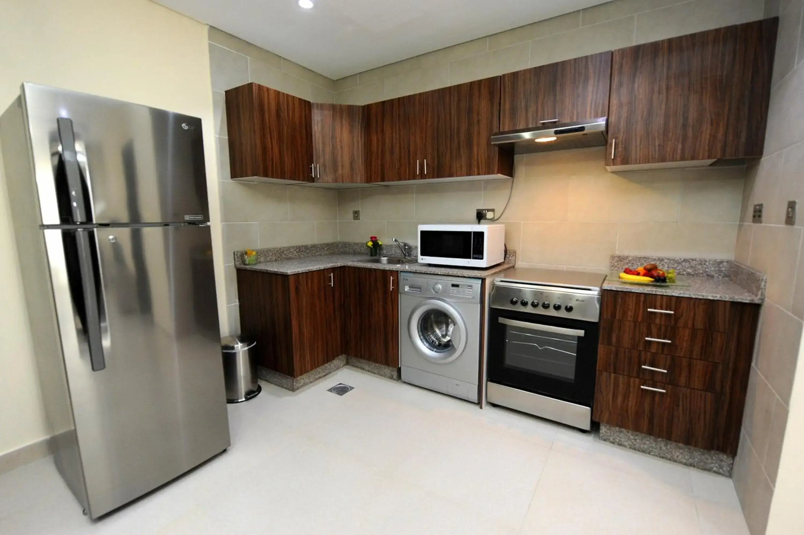 Al Mansour Park-Inn Hotel & Apartments
