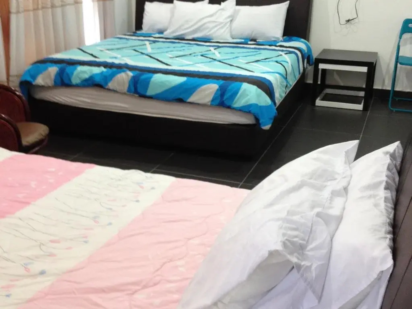 White House Cubical Hotel