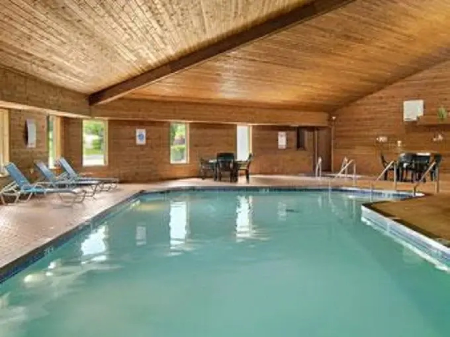 Super 8 Sturgeon Bay