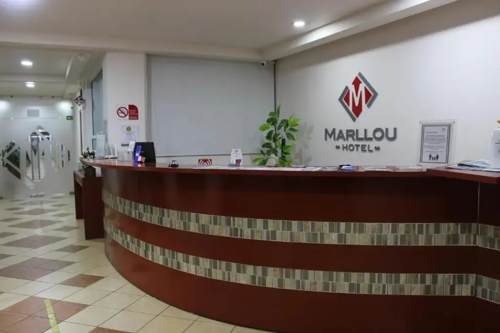 Hotel Marllou