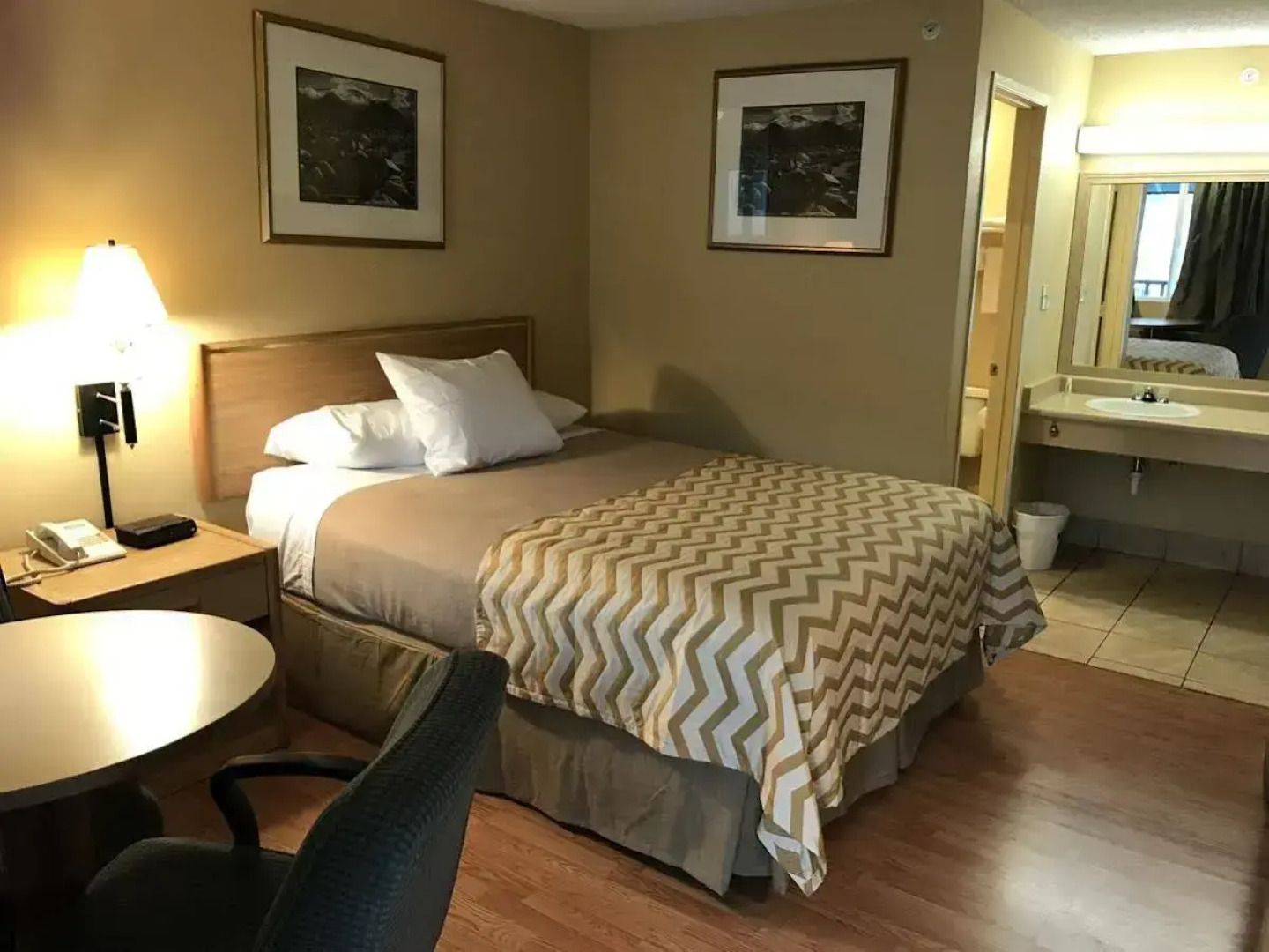 Travelodge by Wyndham Tacoma Near McChord AFB