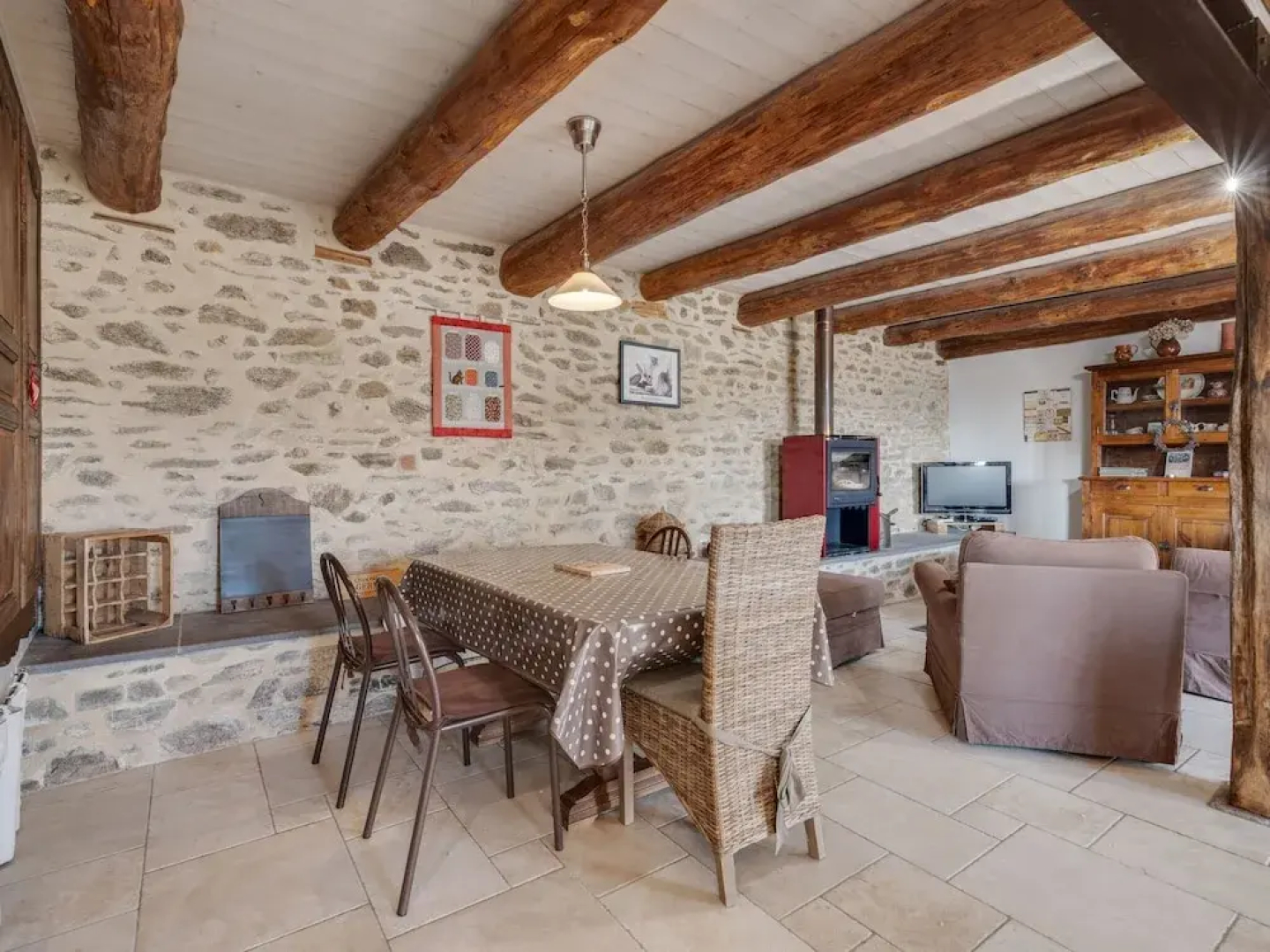 Charming Holiday Home in Saint-beauzire Near Forest
