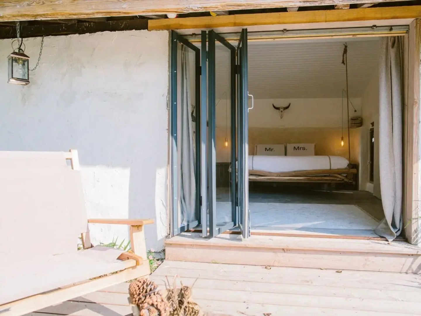 Coco Barn Wood Lodge