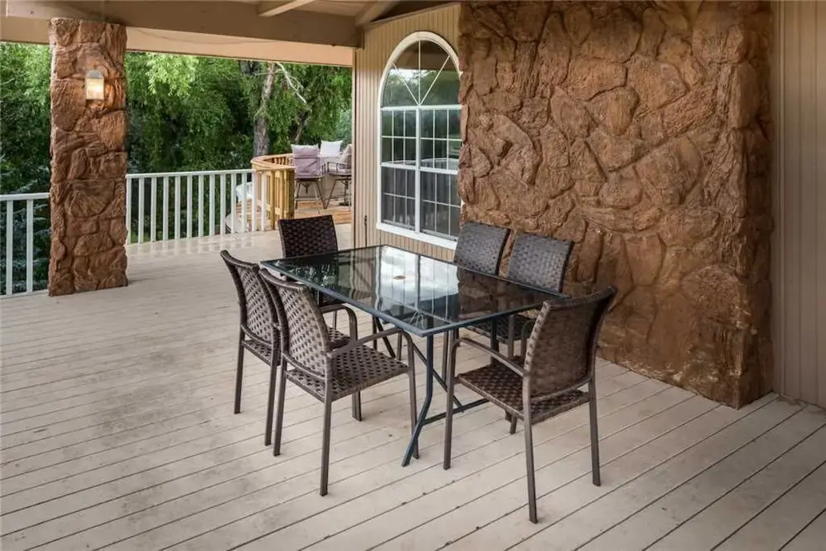 Blue Bear Retreat - Eight Bedroom Cabin