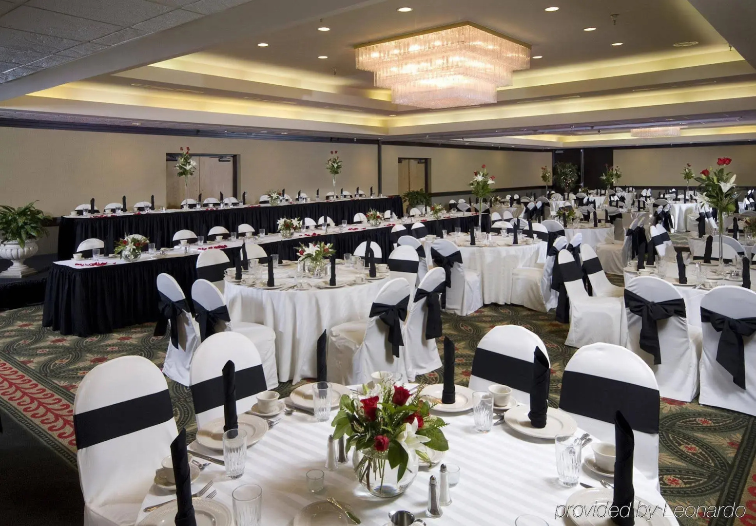 Crowne Plaza Indianapolis-Airport by IHG