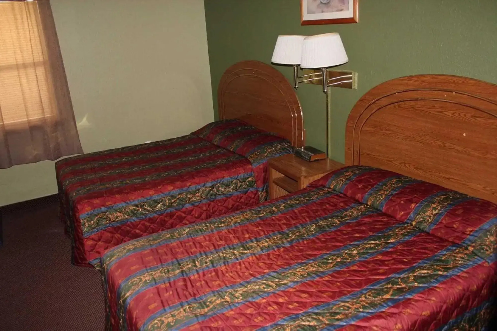 Oak Hill Inn & Suites