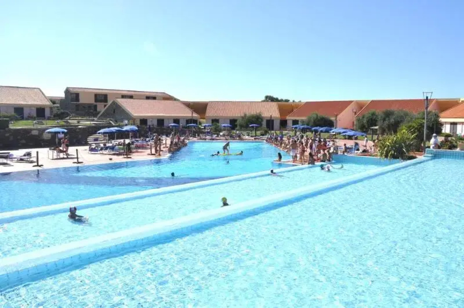 Le Tonnare Family Club