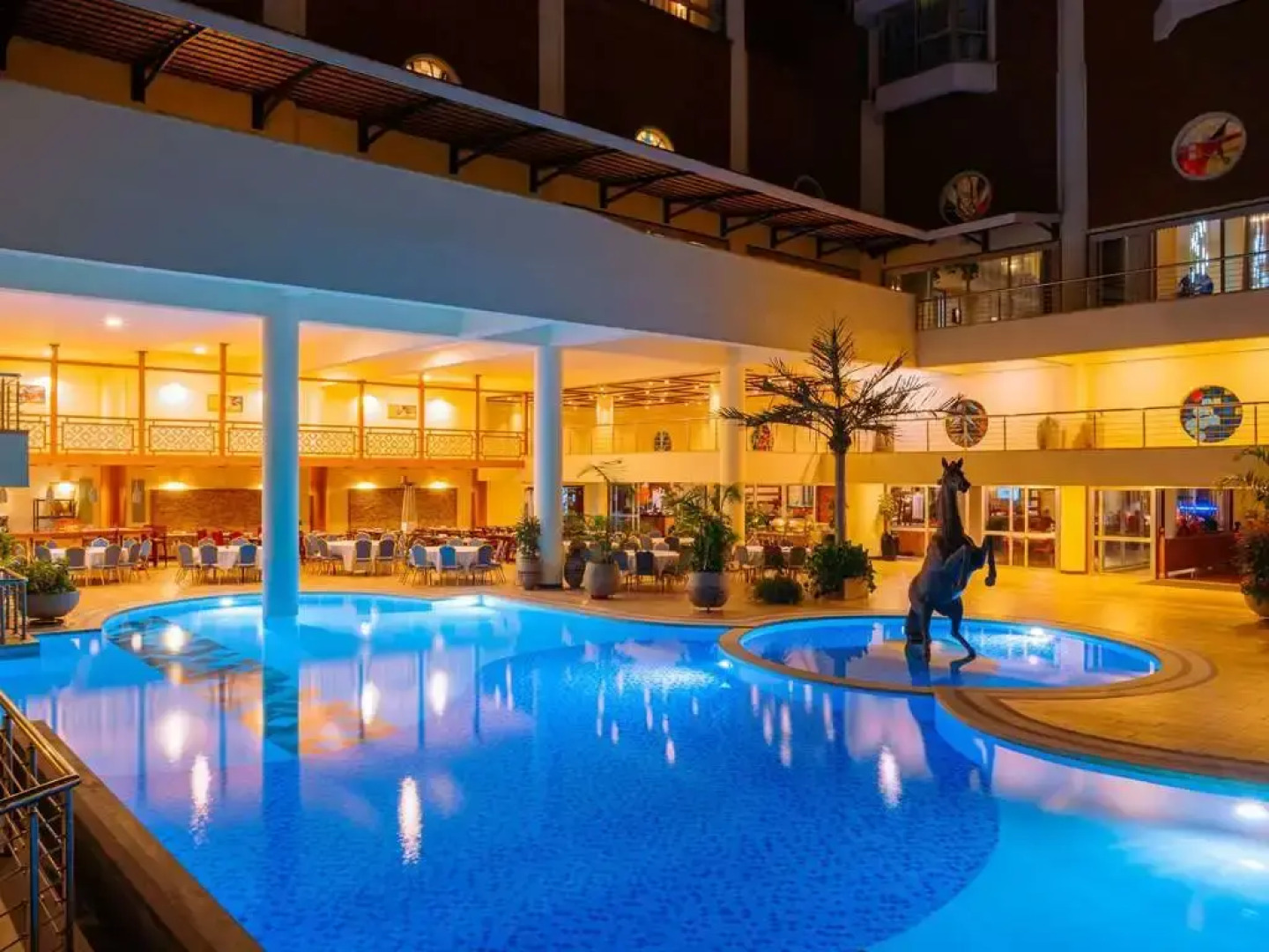 Отель Mövenpick Hotel & Residences Nairobi