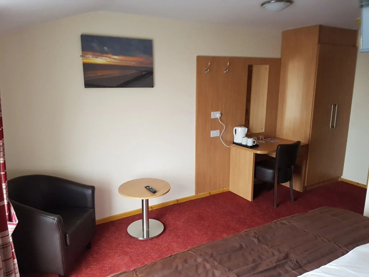 The Cliff Top Inn Hotel