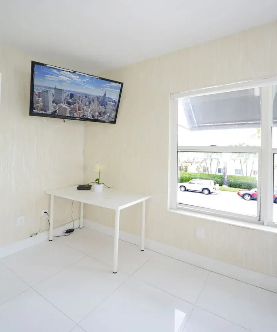 Lincoln Road Apartments