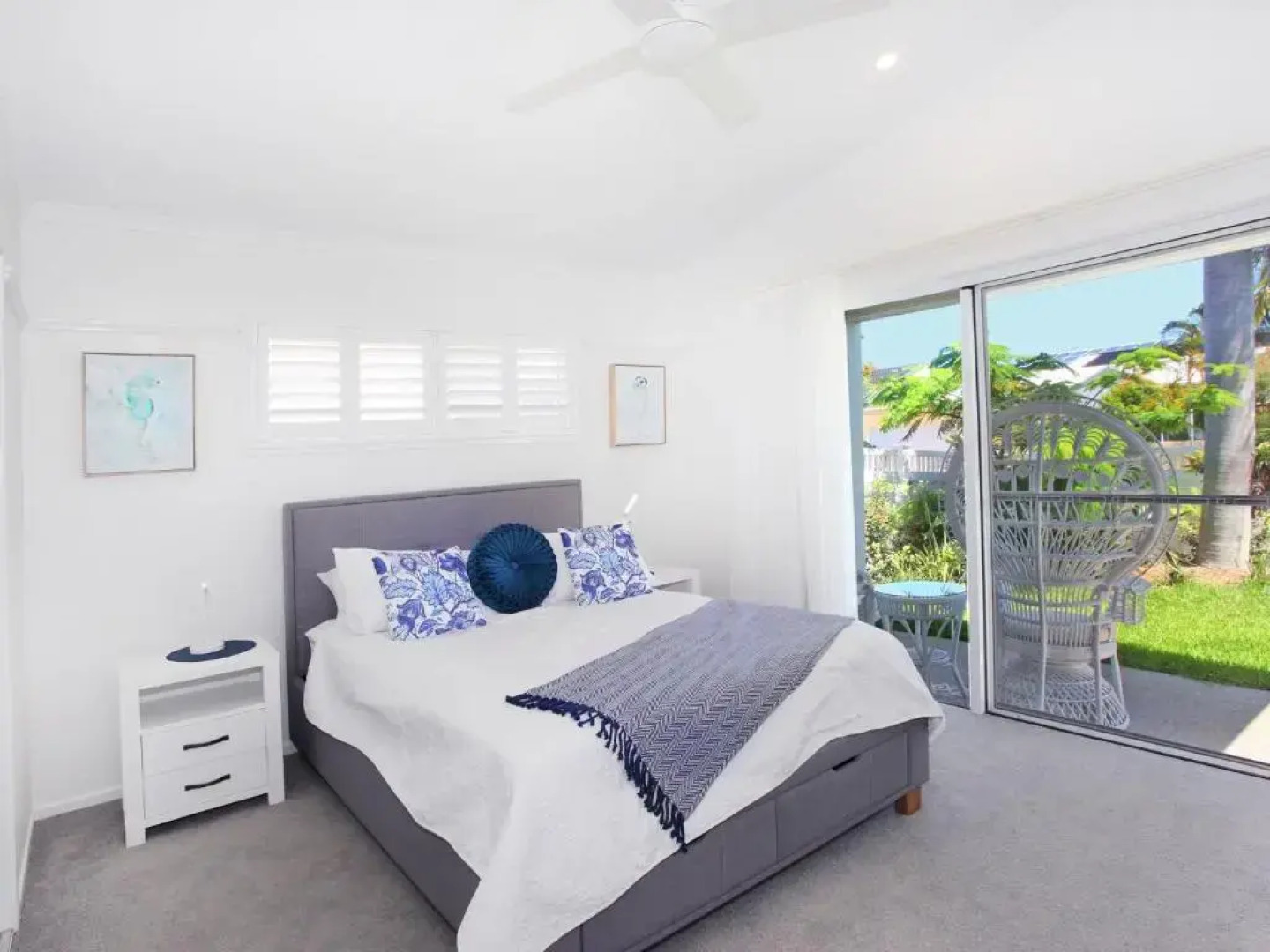 Outstanding Waterfront Hamptons Style 5 Bedroom Luxurious Home with Air Conditioning Pool and Pontoon -Bring your own boat