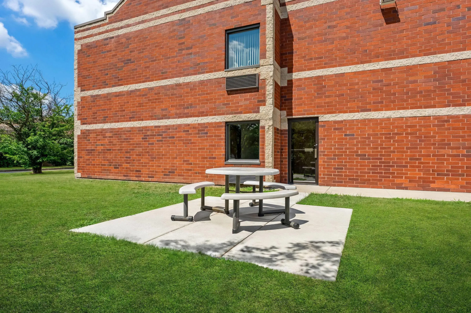 Super 8 by Wyndham Elgin