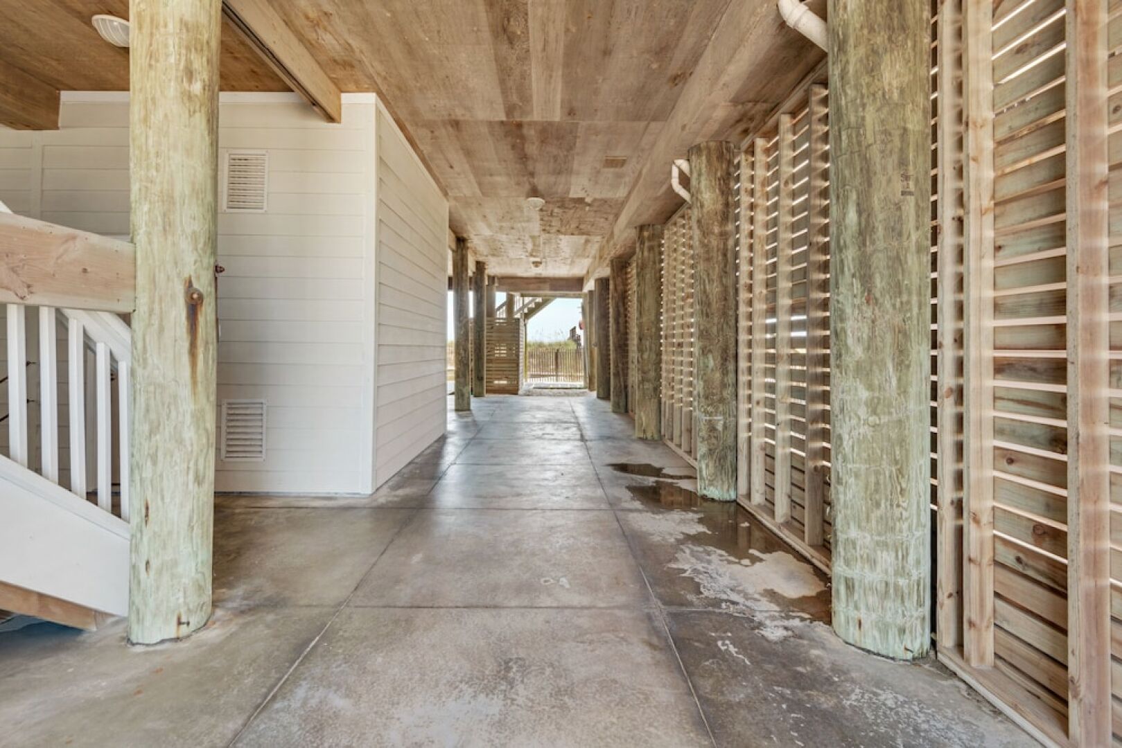 Sea Side 4 Bedroom Townhouse by RedAwning