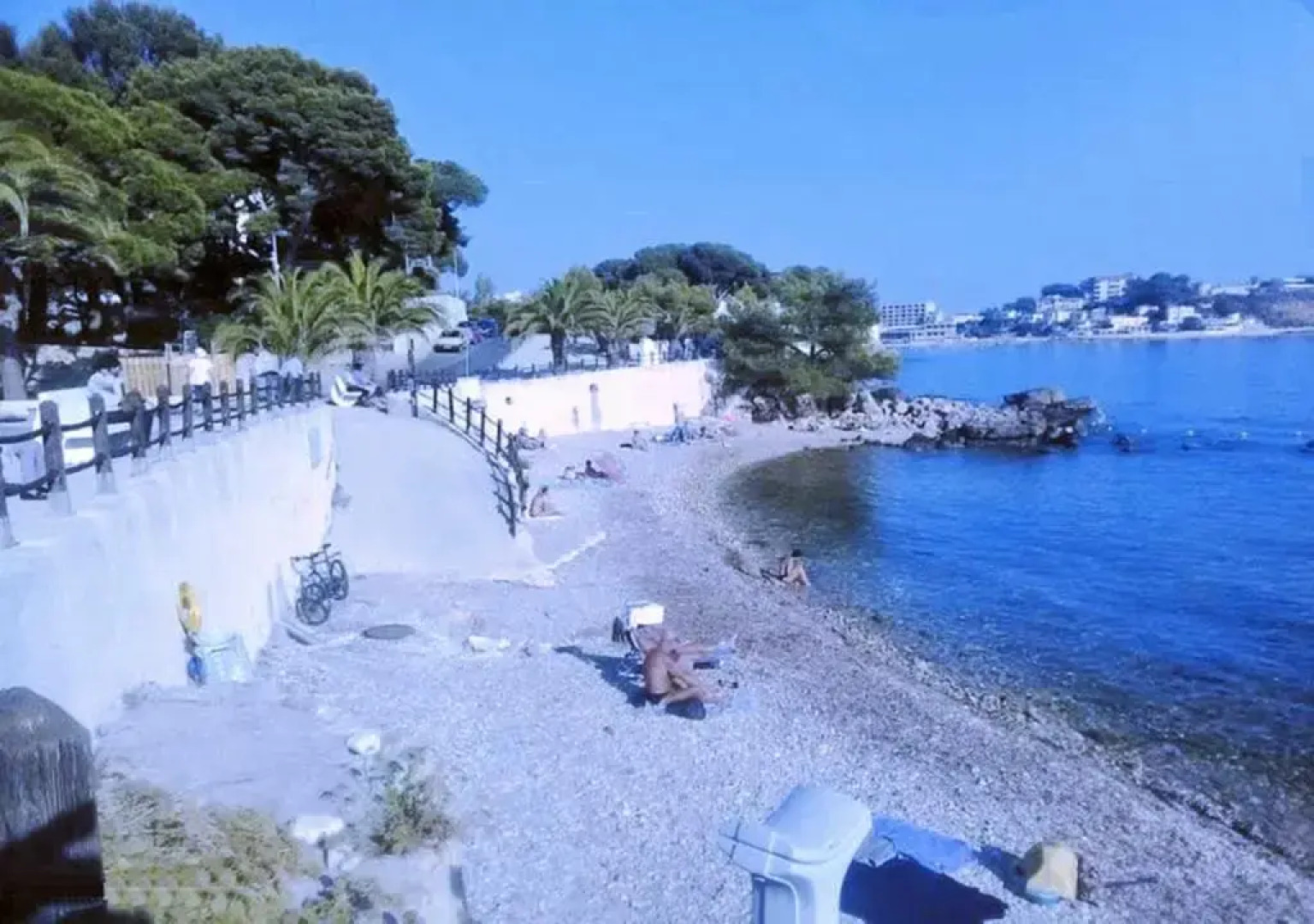 Studio 2 + 2 dans résidence avec piscine