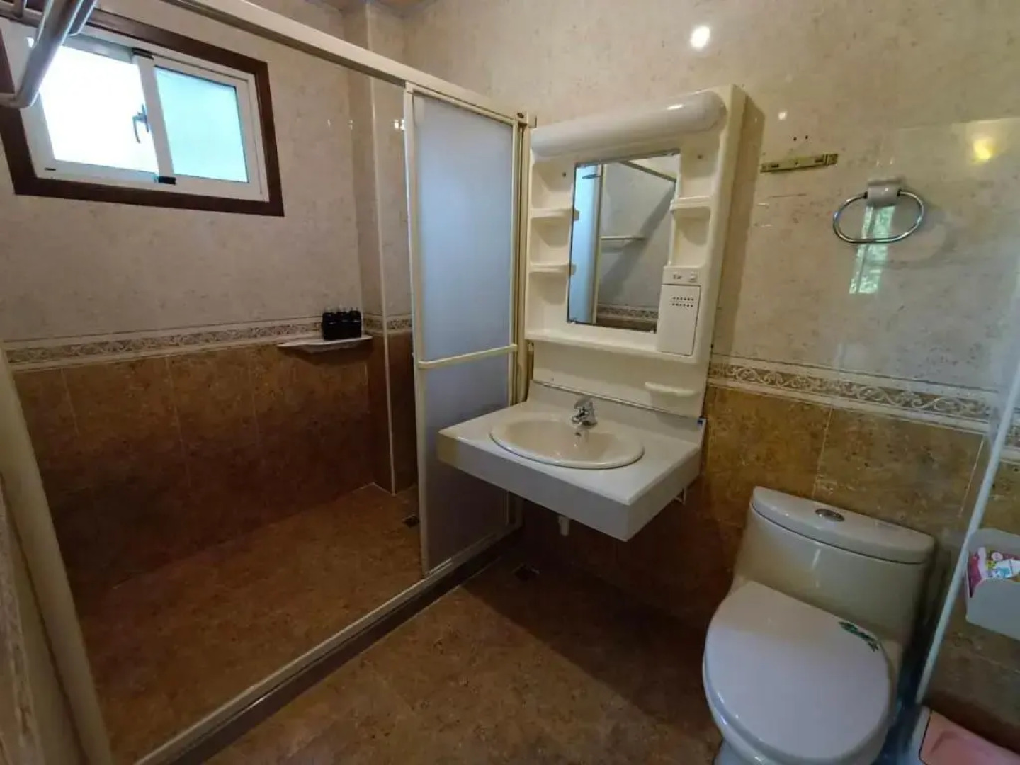 Rong Yuan Gu Homestay