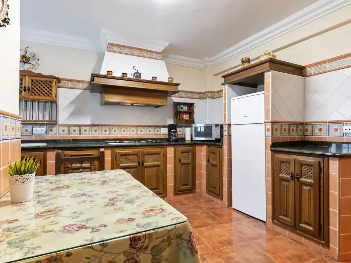 Voguish Holiday Home in Arriate With Terrace