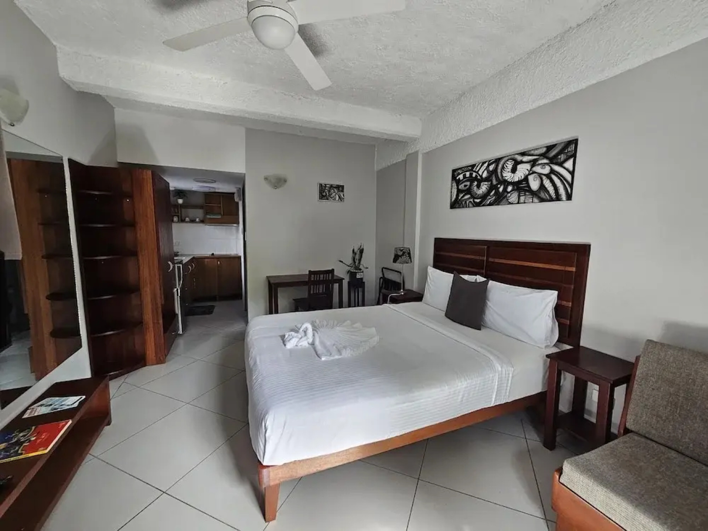 Sanalae Apartments