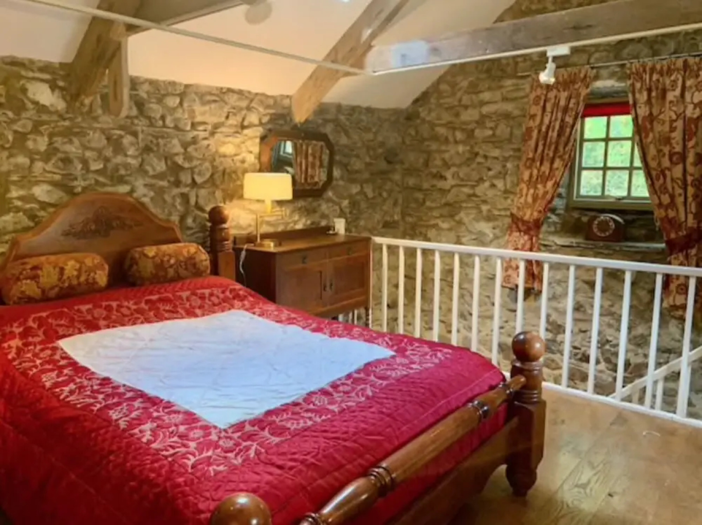 Mill End - Watermill Cottage Set in 30 Acres
