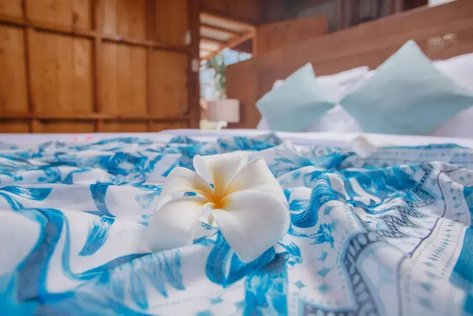 Hola Beach-Beach Club & Eco Glamping Resort