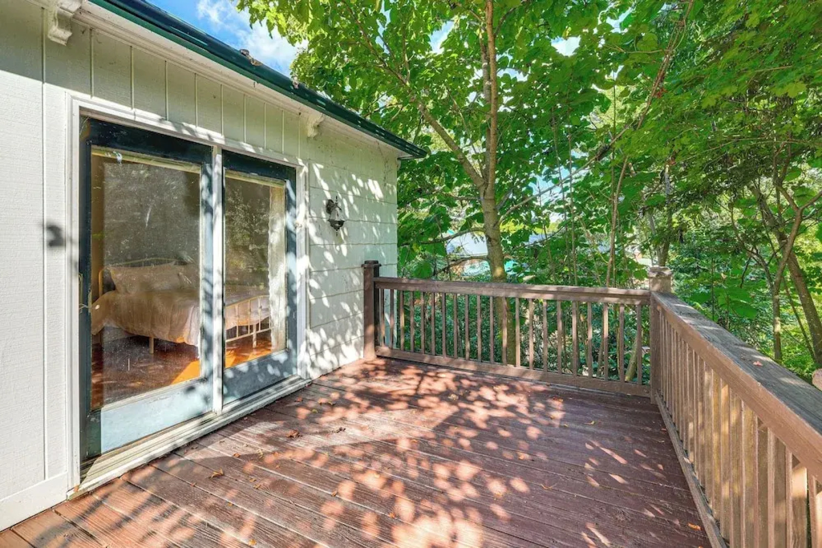 Walk to Main Street! Home in Historic Jonesborough