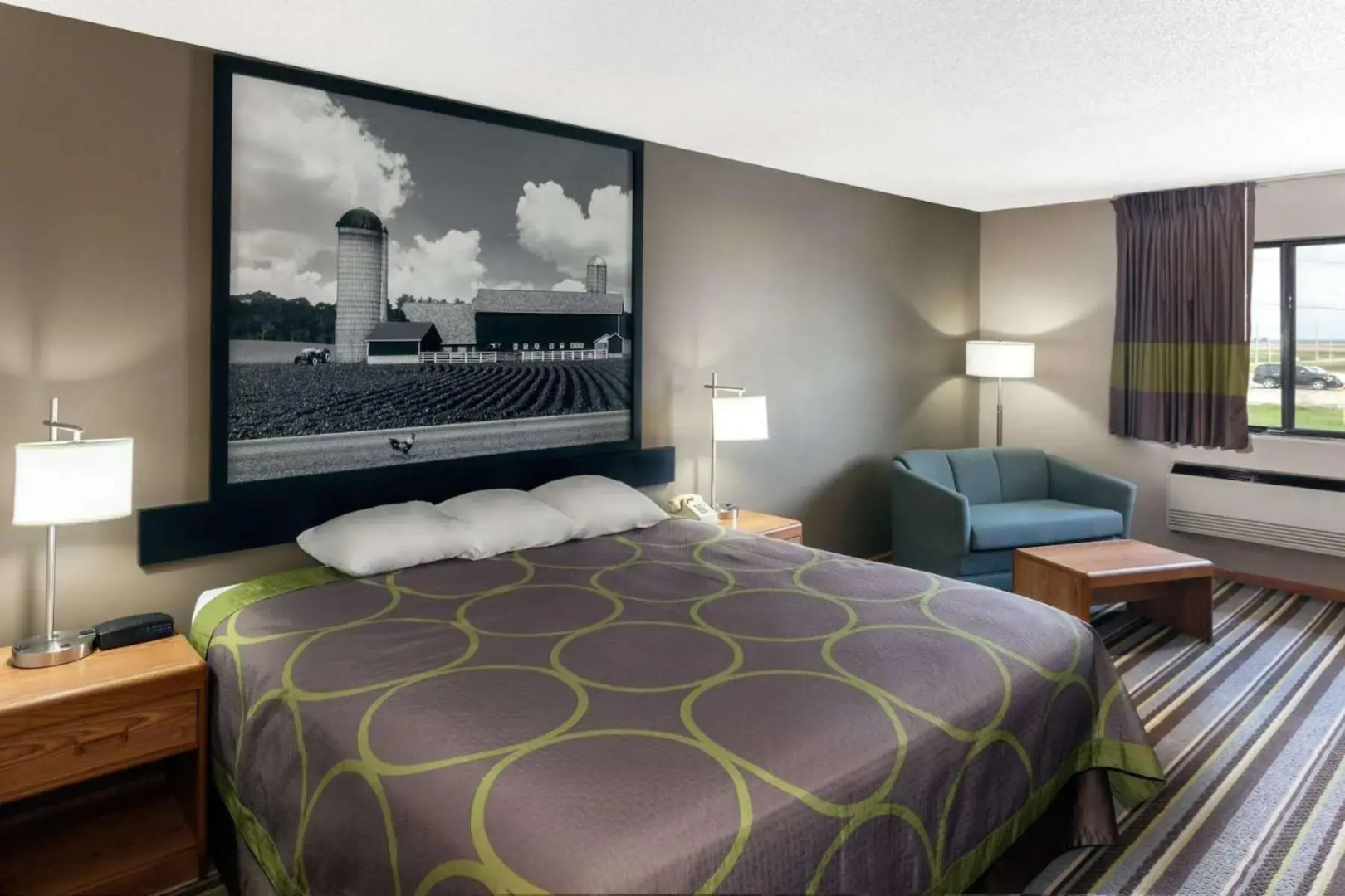 Watseka 24 Inn & Suites