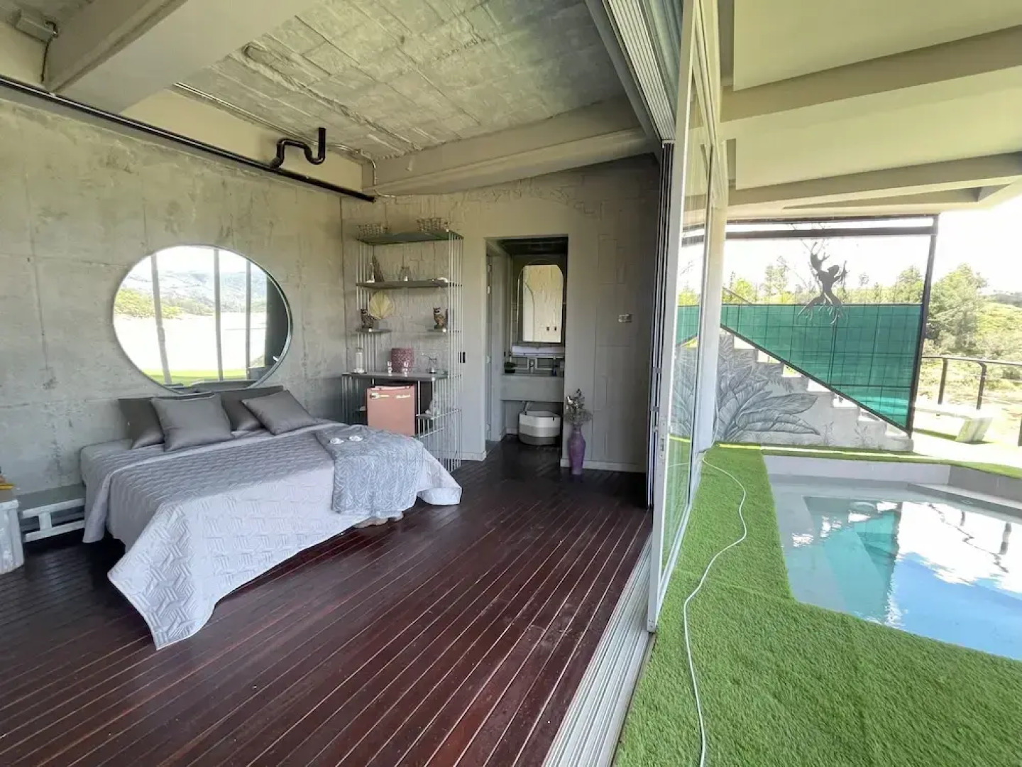 EleMYNT LifeStyle Hotel