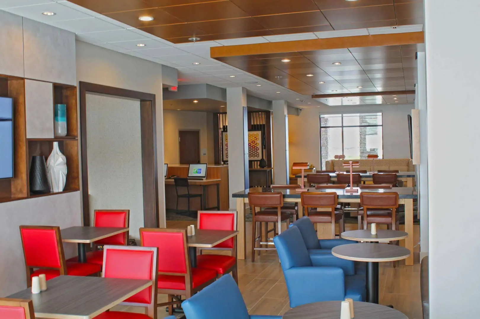 Holiday Inn Express and Suites St Louis South I55