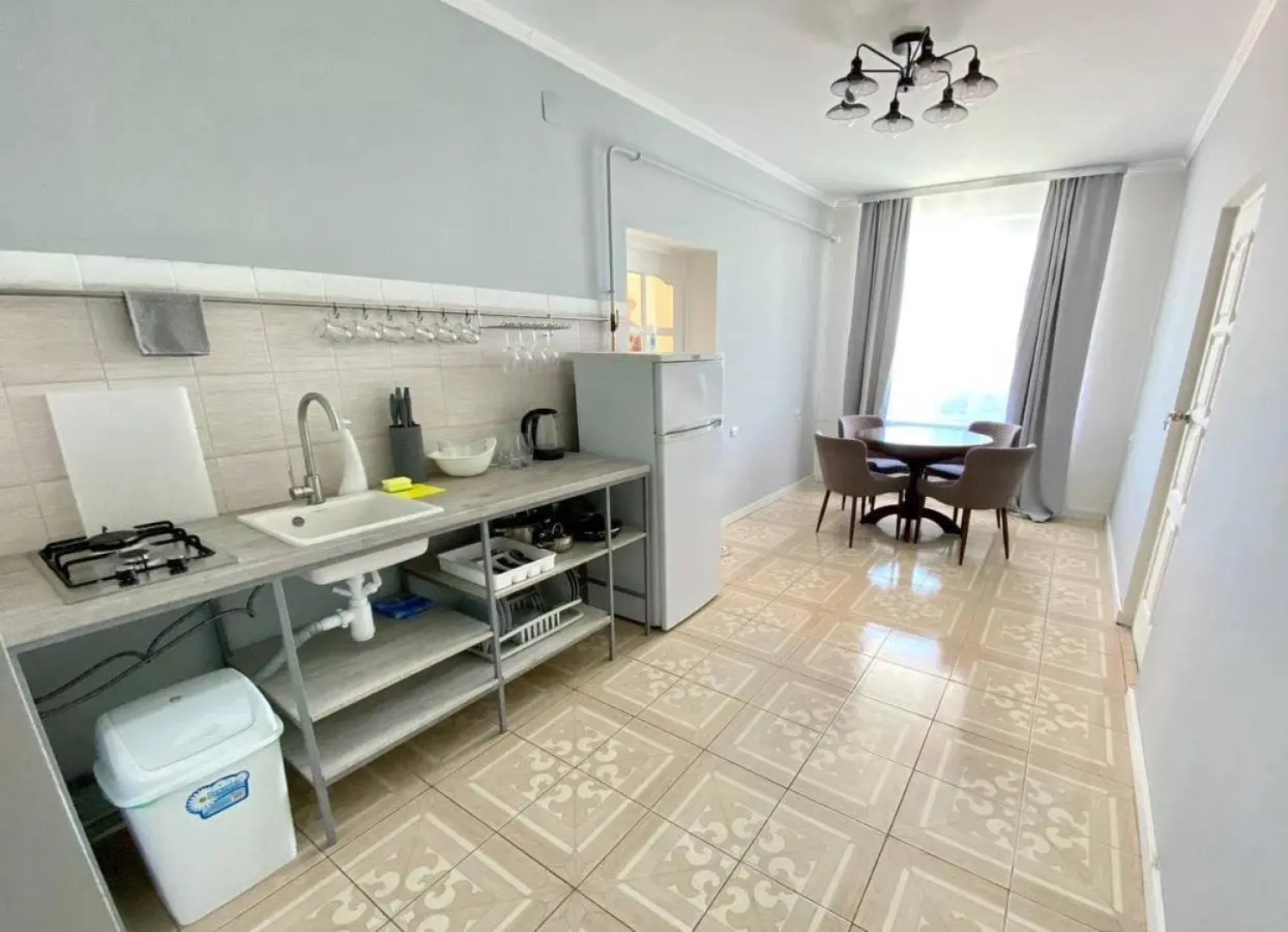 Апарт-отель F1 с бассейном