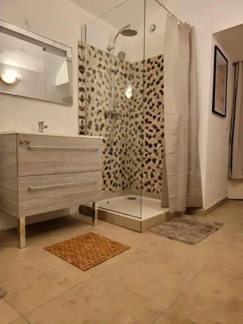 F1 Rez de Chaussee Au Cœur de Pont-Saint Esprit