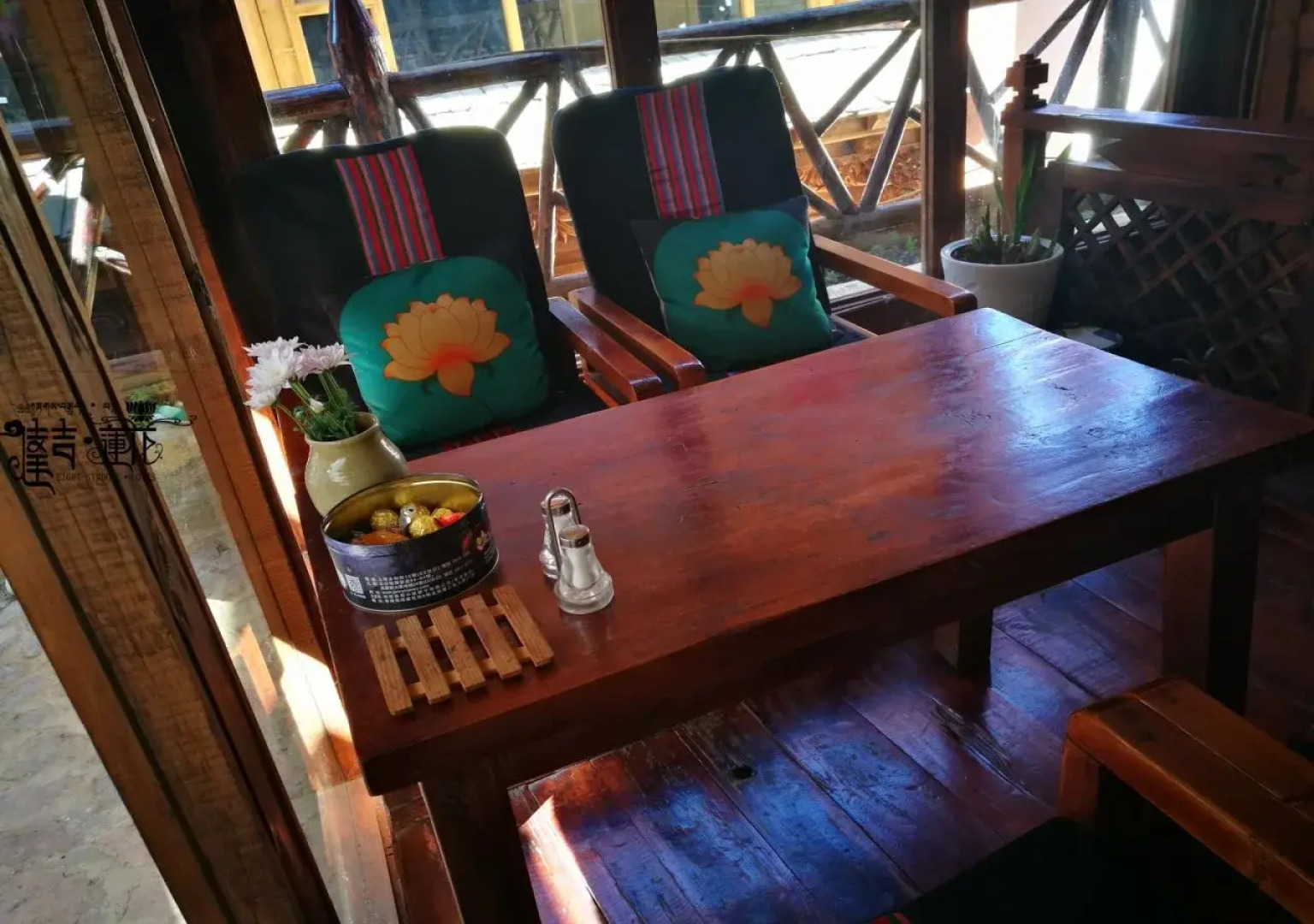 Shangri-La Eight Symbole Lotus Inn